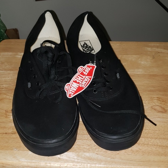 size 16 vans